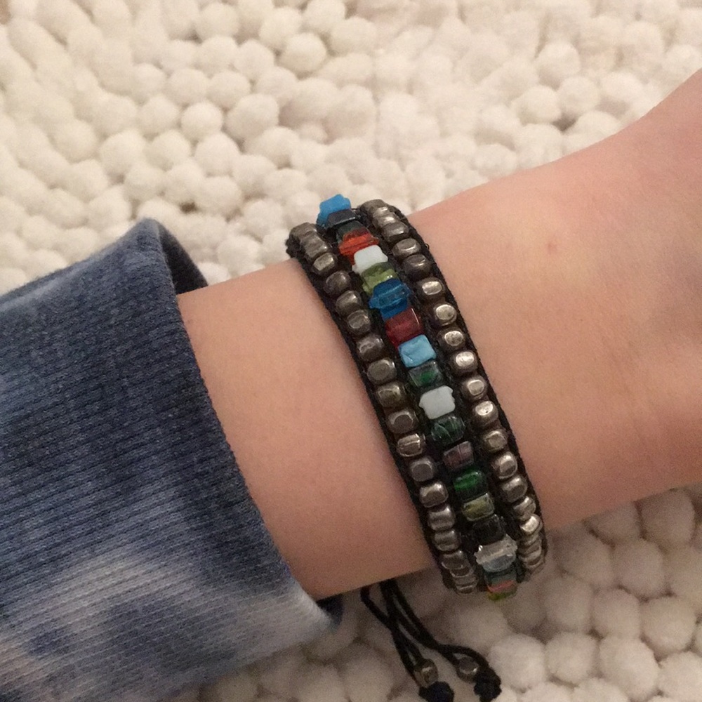 Adjustable stone bracelet
